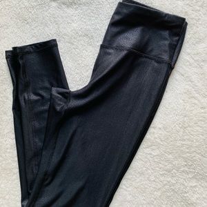 Pink lily “leather” leggings M